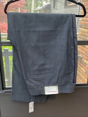 Penningtons Women’s Dress Pants in Grey plaid NWT
